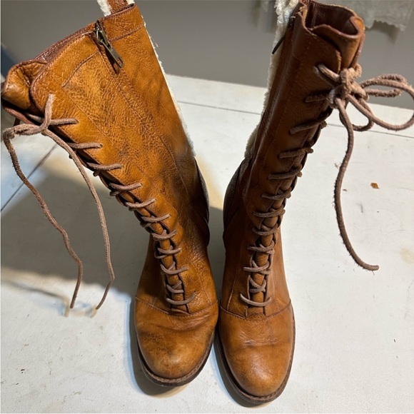 Ugg winter boots lace up heels, size 6.5 brown - Picture 4 of 8